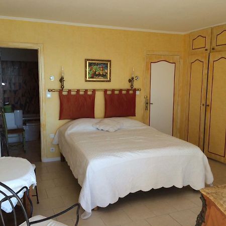 Villa La Lezardiere Bandol Bagian luar foto
